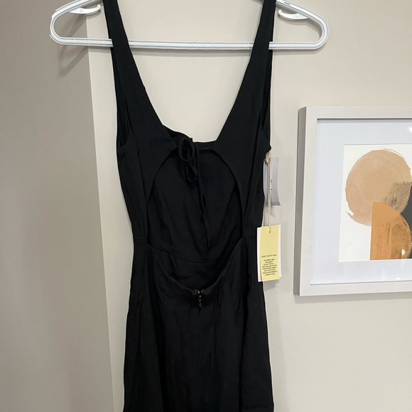 Aritzia Delune Dress. - Picture 2 of 3